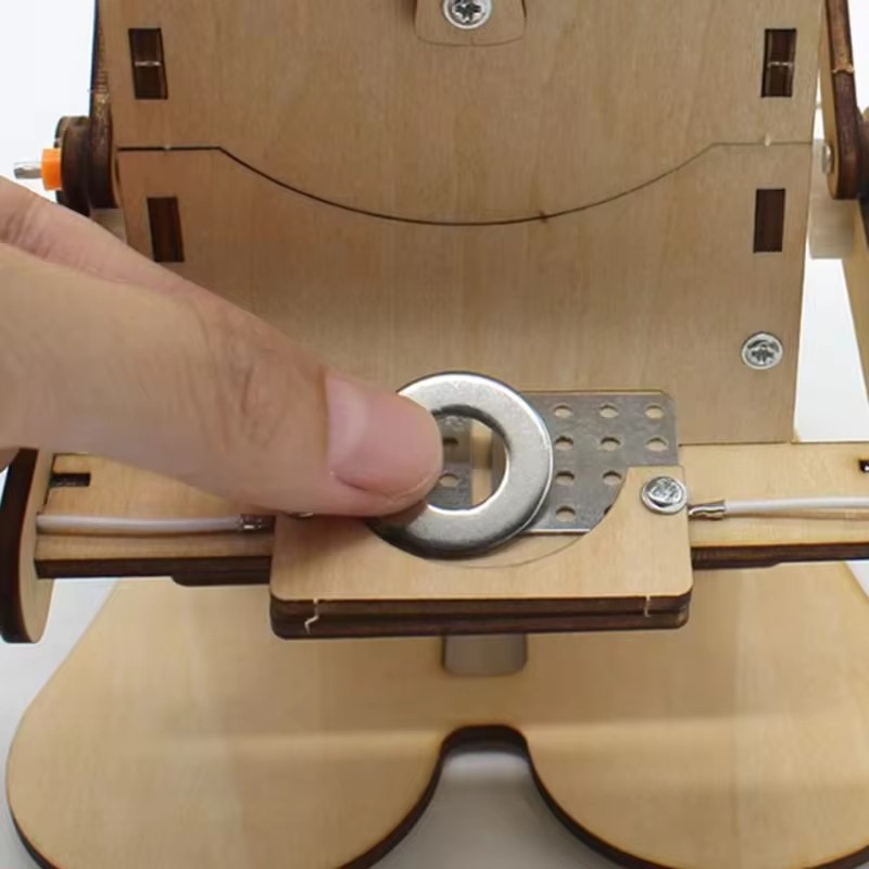 Coin Swallowing Eating Robot M - Science Max 评论和价格